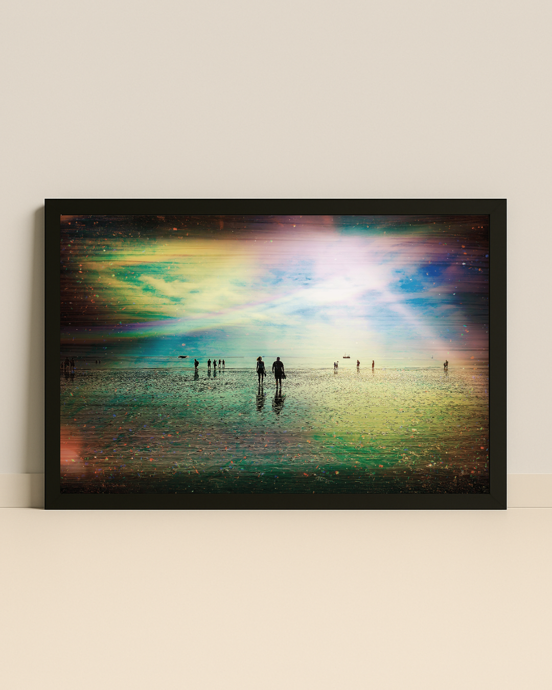 Fotokonst - Ebb vid Norsjön med människor som går mot havet